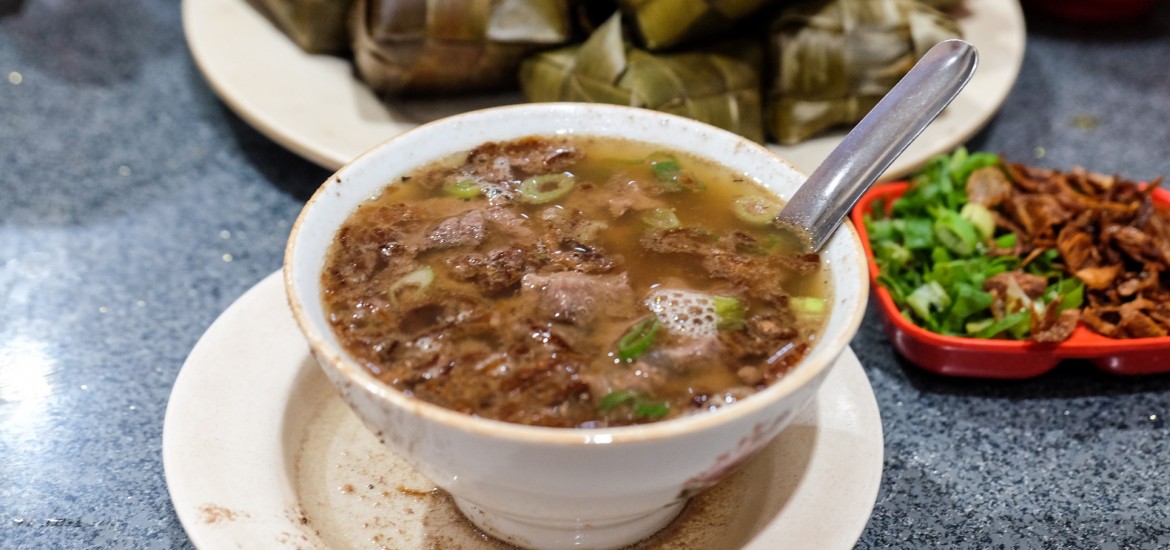 jajan di makassar