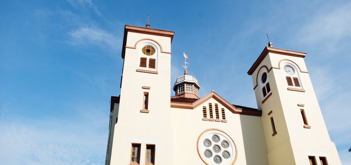 gereja ayam pasar baru