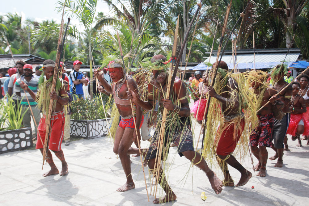 Pesona Festival Danau Sentani 2015